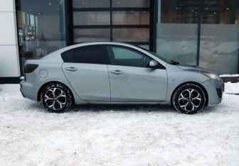 Подержанный автомобиль Mazda 3 Sedan 2011 года (6 фото)