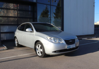 Подержанный автомобиль Hyundai Elantra Sedan 2008 года (7 фото)