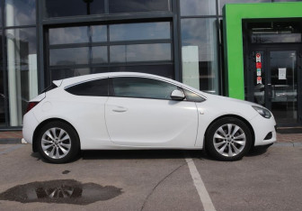 Подержанный автомобиль Opel Astra Hatchback 2013 года (6 фото)