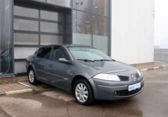 Подержанный автомобиль Renault Megane Sedan 2006 года (7 фото)