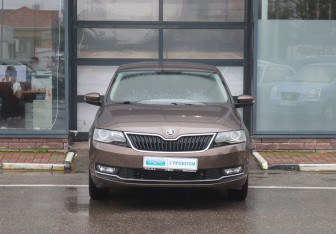 Подержанный автомобиль Skoda Rapid Liftback 2019 года (8 фото)