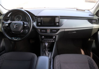 Подержанный автомобиль Skoda Rapid Liftback 2020 года (14 фото)