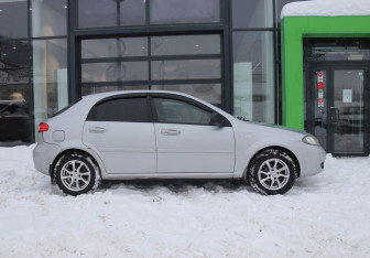 Подержанный автомобиль Chevrolet Lacetti Hatchback 2010 года (6 фото)