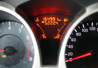 Подержанный автомобиль Nissan Juke 2014 года (17 фото)