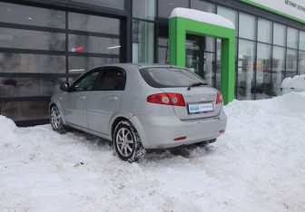 Подержанный автомобиль Chevrolet Lacetti Hatchback 2010 года (3 фото)