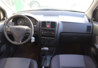 Подержанный автомобиль Hyundai Getz 2010 года (14 фото)