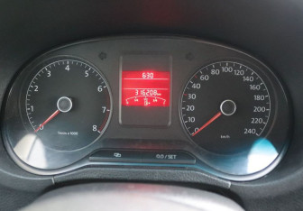 Подержанный автомобиль Volkswagen Polo Sedan 2013 года (16 фото)