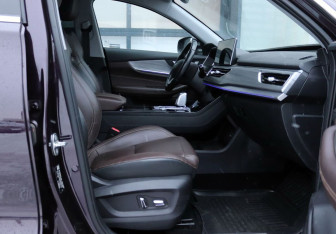 Подержанный автомобиль Chery Tiggo 8 Pro 2022 года (11 фото)