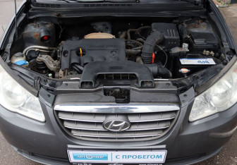 Подержанный автомобиль Hyundai Elantra Sedan 2008 года (10 фото)