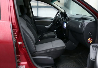 Подержанный автомобиль Renault Duster 2012 года (13 фото)