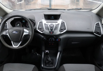 Подержанный автомобиль Ford EcoSport 2015 года (14 фото)