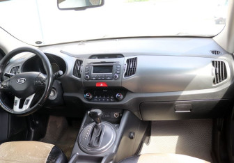 Подержанный автомобиль Kia Sportage 2011 года (12 фото)