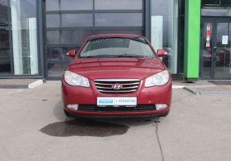 Подержанный автомобиль Hyundai Elantra Sedan 2010 года (8 фото)