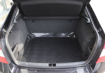 Подержанный автомобиль Skoda Rapid Liftback 2015 года (10 фото)