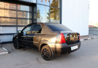 Подержанный автомобиль Renault Logan Sedan 2009 года (3 фото)