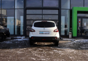 Подержанный автомобиль Nissan Qashqai 2011 года (4 фото)