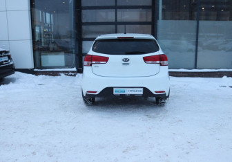 Подержанный автомобиль Kia Rio Hatchback 2016 года (4 фото)