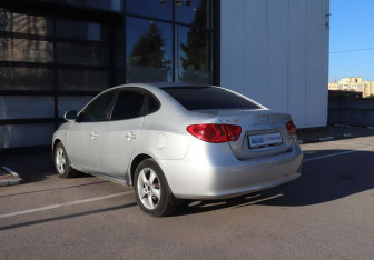 Подержанный автомобиль Hyundai Elantra Sedan 2008 года (3 фото)