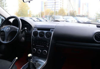 Подержанный автомобиль Mazda 6 Liftback 2007 года (14 фото)