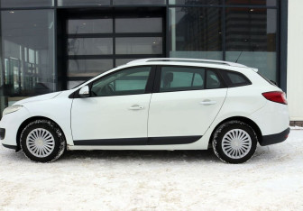 Подержанный автомобиль Renault Megane Wagon 2012 года (2 фото)