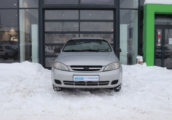 Подержанный автомобиль Chevrolet Lacetti Hatchback 2010 года (8 фото)