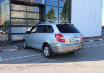 Подержанный автомобиль Skoda Fabia Wagon 2011 года (3 фото)