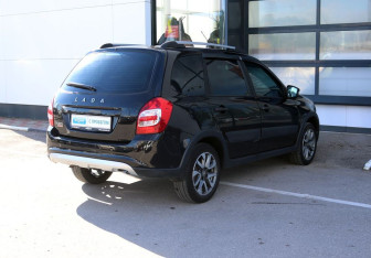 Подержанный автомобиль LADA (ВАЗ) Granta Wagon 2023 года (6 фото)