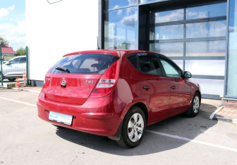 Подержанный автомобиль Hyundai i30 Hatchback 2010 года (5 фото)