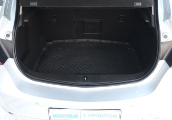 Подержанный автомобиль Opel Astra Hatchback 2013 года (10 фото)