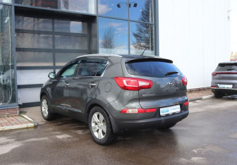 Подержанный автомобиль Kia Sportage 2011 года (3 фото)