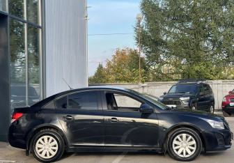 Подержанный автомобиль Chevrolet Cruze Sedan 2013 года (6 фото)
