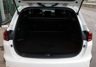 Подержанный автомобиль Kia Ceed Wagon 2022 года (11 фото)