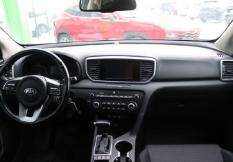 Подержанный автомобиль Kia Sportage 2019 года (13 фото)