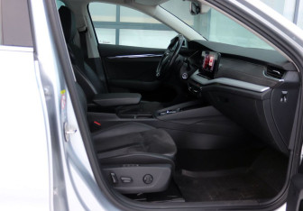 Подержанный автомобиль Skoda Octavia Liftback 2020 года (13 фото)