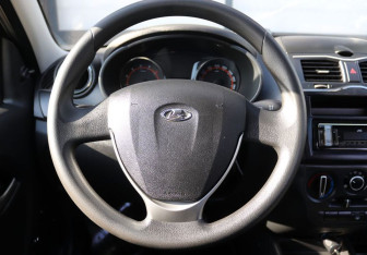 Подержанный автомобиль LADA (ВАЗ) Granta Hatchback 2018 года (16 фото)