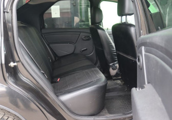 Подержанный автомобиль Renault Logan Sedan 2013 года (11 фото)