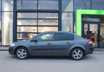 Подержанный автомобиль Renault Megane Sedan 2006 года (2 фото)
