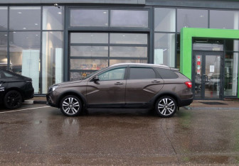 Подержанный автомобиль LADA (ВАЗ) Vesta Wagon 2021 года (2 фото)