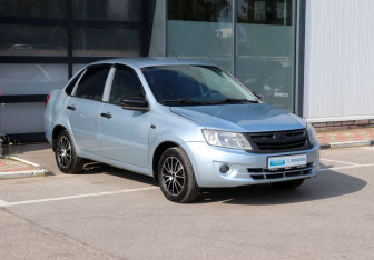 Подержанный автомобиль LADA (ВАЗ) Granta Sedan 2013 года (2 фото)