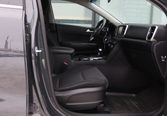 Подержанный автомобиль Kia Sportage 2020 года (12 фото)