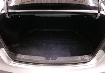 Подержанный автомобиль Hyundai Sonata 2011 года (11 фото)