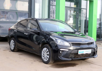 Подержанный автомобиль Kia Rio Sedan 2017 года (7 фото)