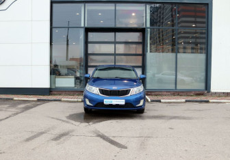 Подержанный автомобиль Kia Rio Sedan 2012 года (8 фото)