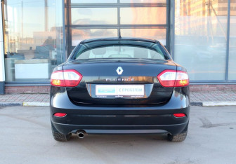 Подержанный автомобиль Renault Fluence 2012 года (4 фото)