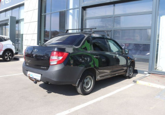 Подержанный автомобиль LADA (ВАЗ) Granta Sedan 2012 года (5 фото)