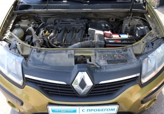 Подержанный автомобиль Renault Sandero 2016 года (16 фото)