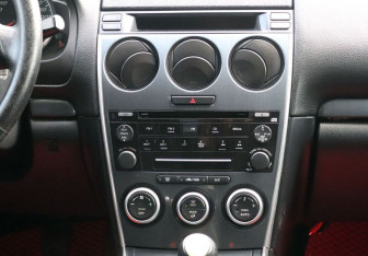 Подержанный автомобиль Mazda 6 Liftback 2007 года (15 фото)