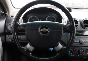 Подержанный автомобиль Chevrolet Aveo Sedan 2010 года (13 фото)