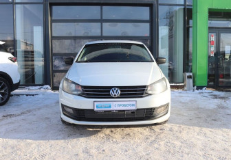 Подержанный автомобиль Volkswagen Polo Sedan 2017 года (8 фото)