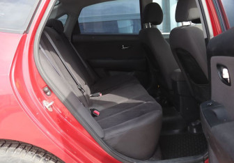 Подержанный автомобиль Hyundai Elantra Sedan 2010 года (12 фото)
